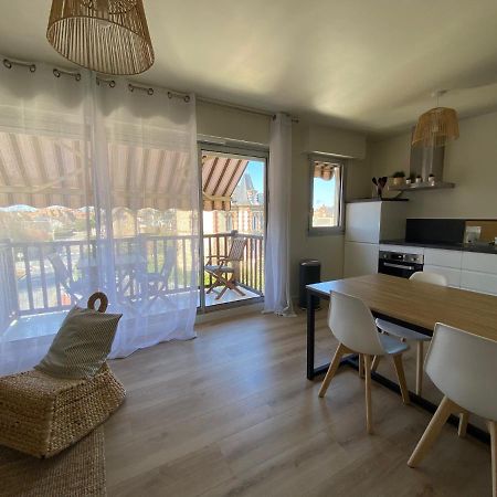 Hyper Centre - 2 Pieces Tout Confort - Terrasse - Ascenseur - Cabourg Exterior foto