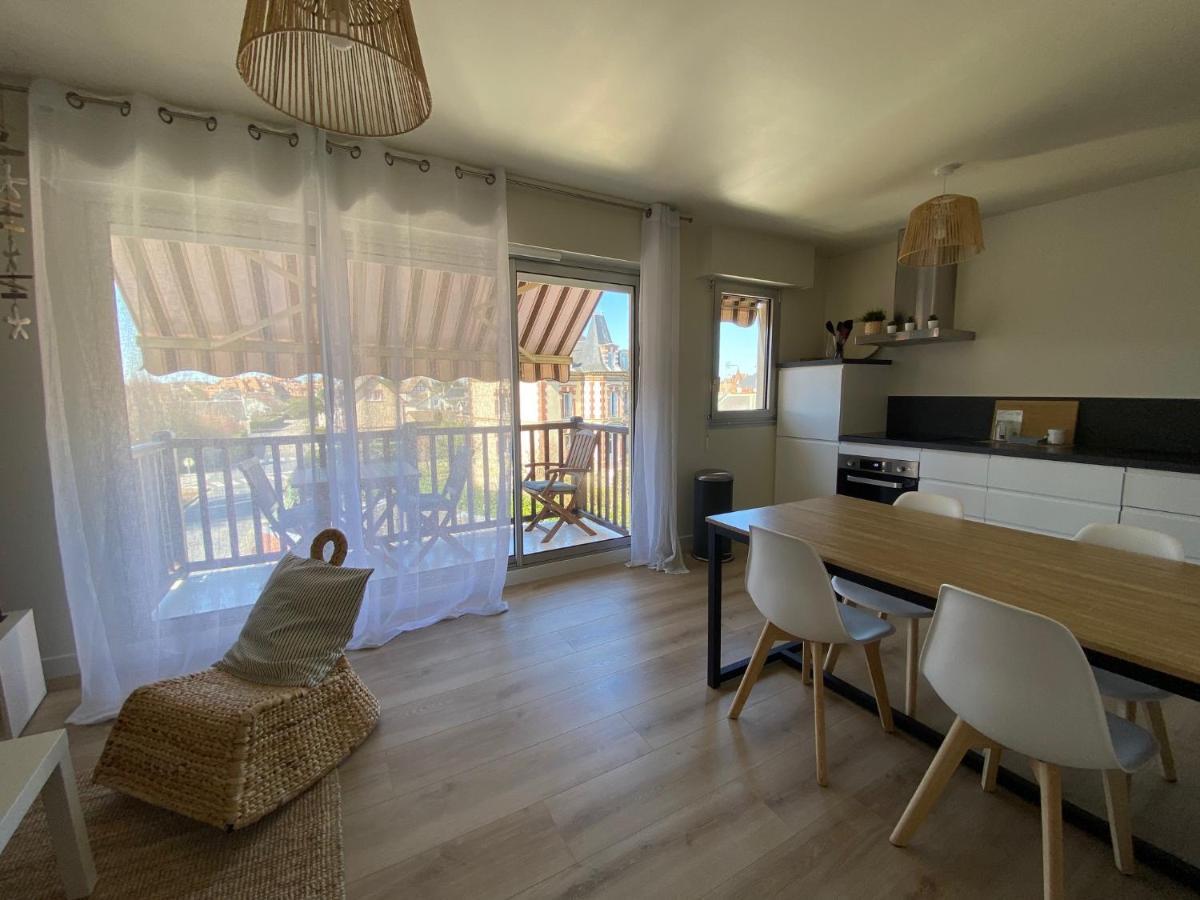 Hyper Centre - 2 Pieces Tout Confort - Terrasse - Ascenseur - Cabourg Exterior foto